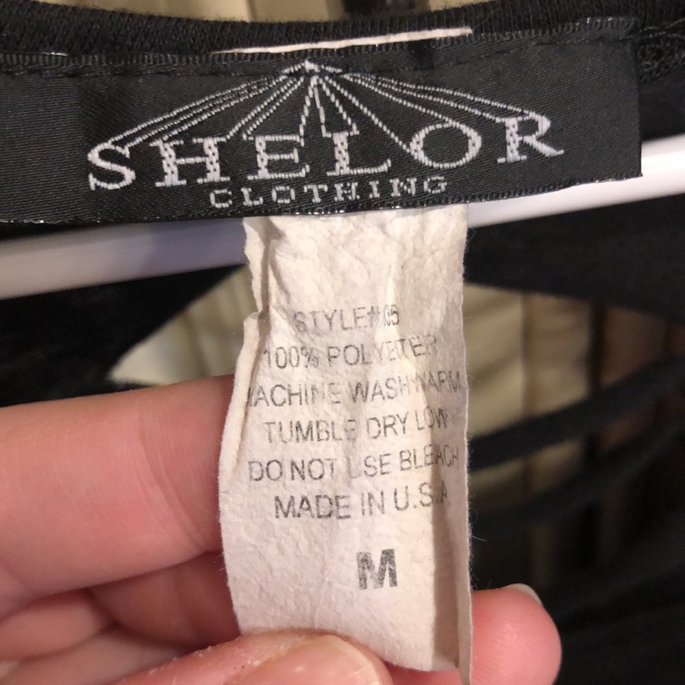 Shelor Top with Ripped Back - Picture 4 of 8